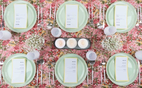 Mint Green Round High End Plastic Plates (10 Pack) - Edge