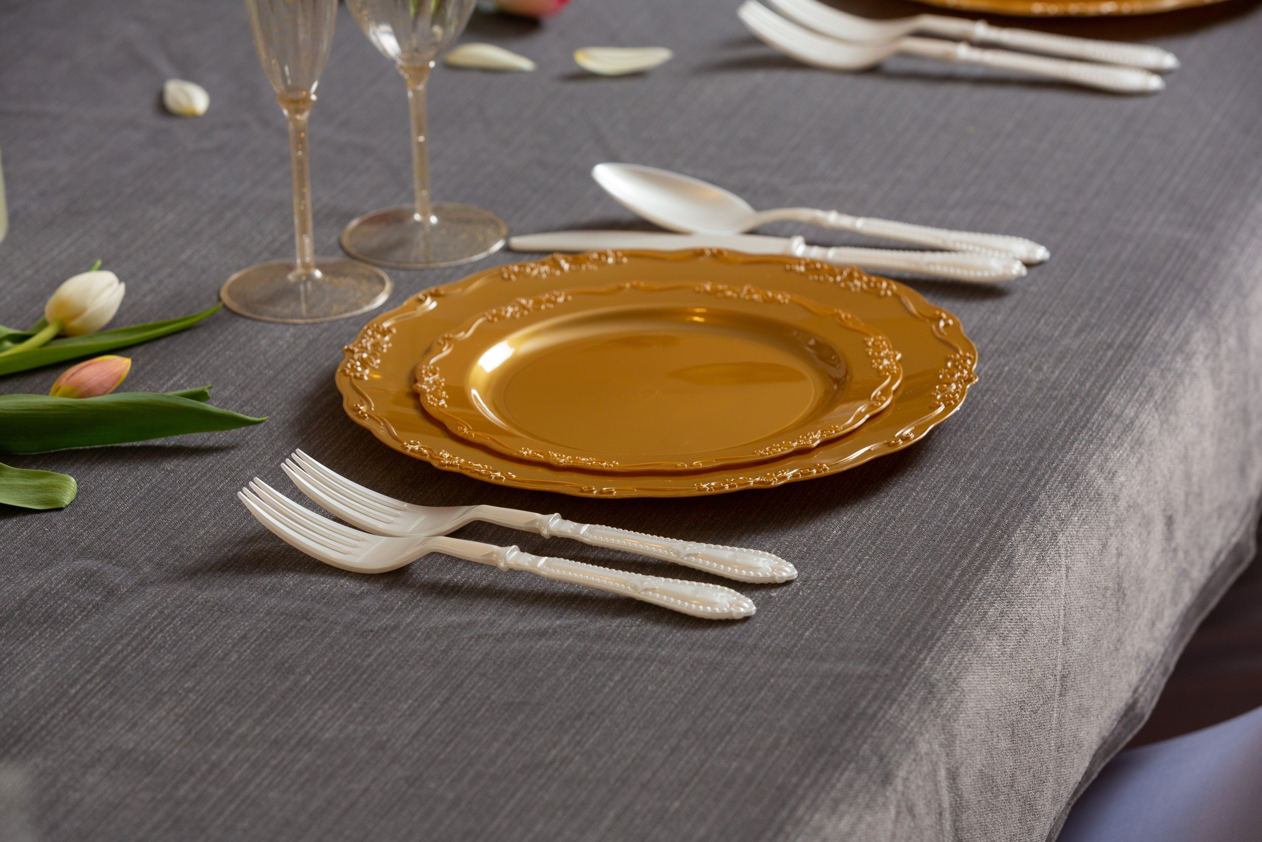 Gold Round Plastic Plates - Vintage