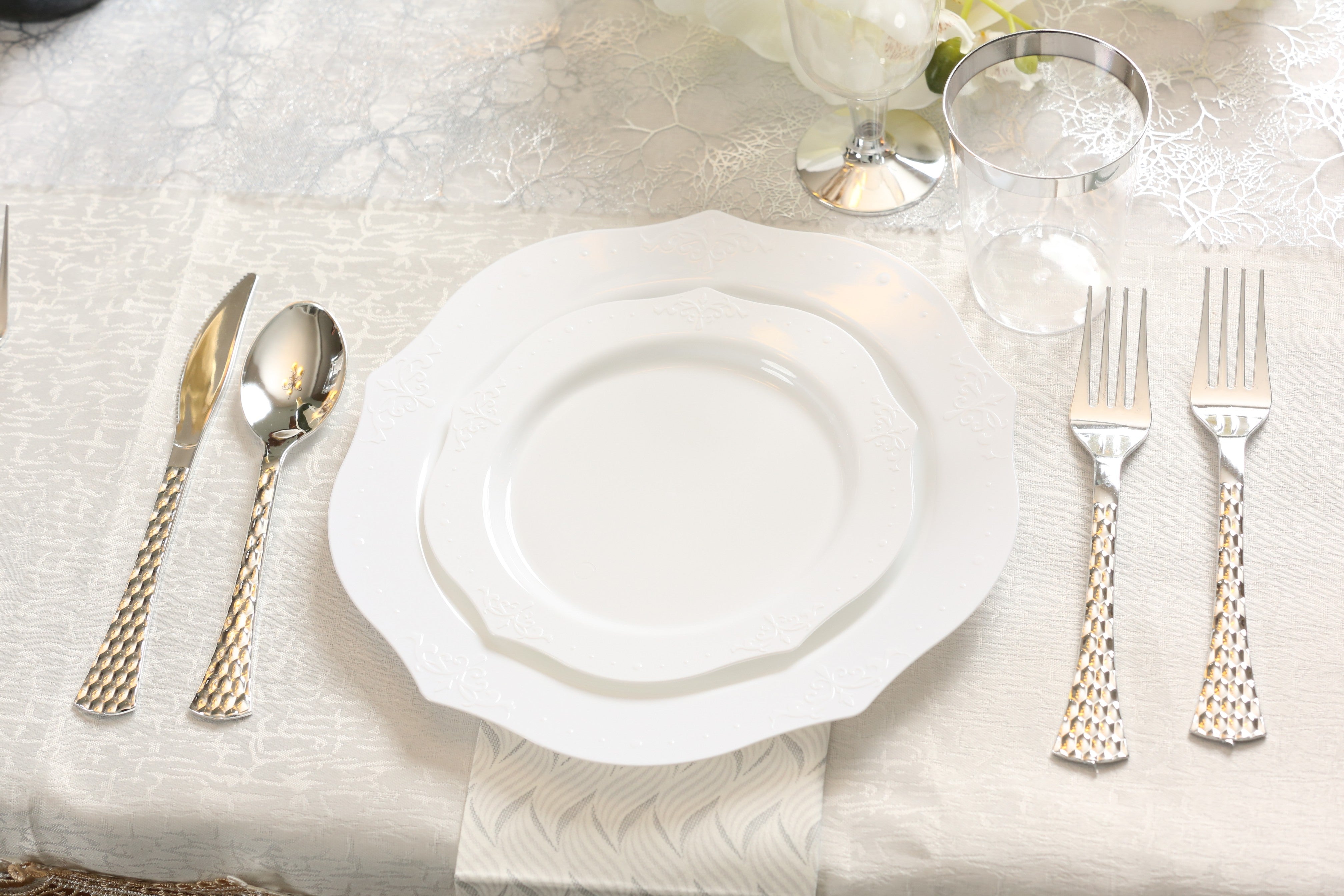 White Round Plastic Dinner Plate 20 Pack - Antique