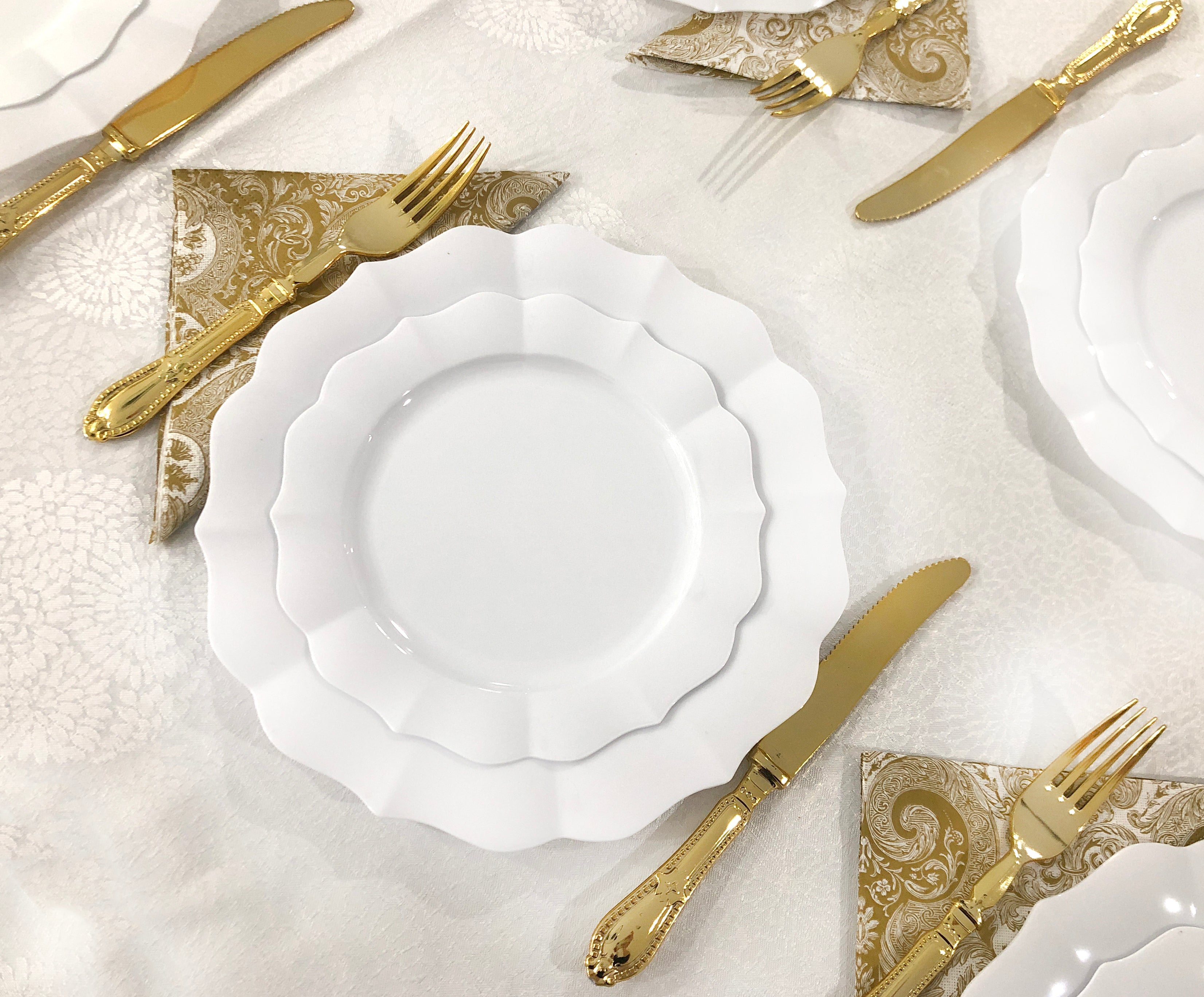 White Round Plastic Plates - Scalloped