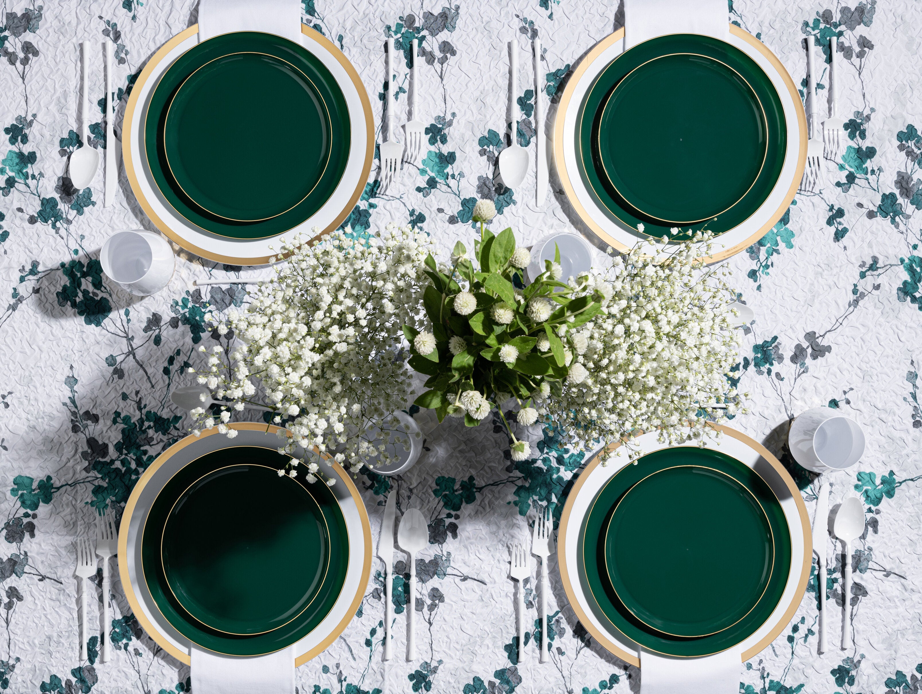 Green and Gold Round High End Plastic Plates (10 Pack) - Edge